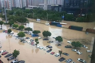 Alarme de bomba de esgoto após chuva forte